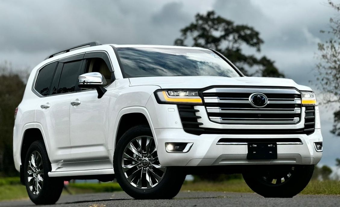 LC 300 For Rent a Car